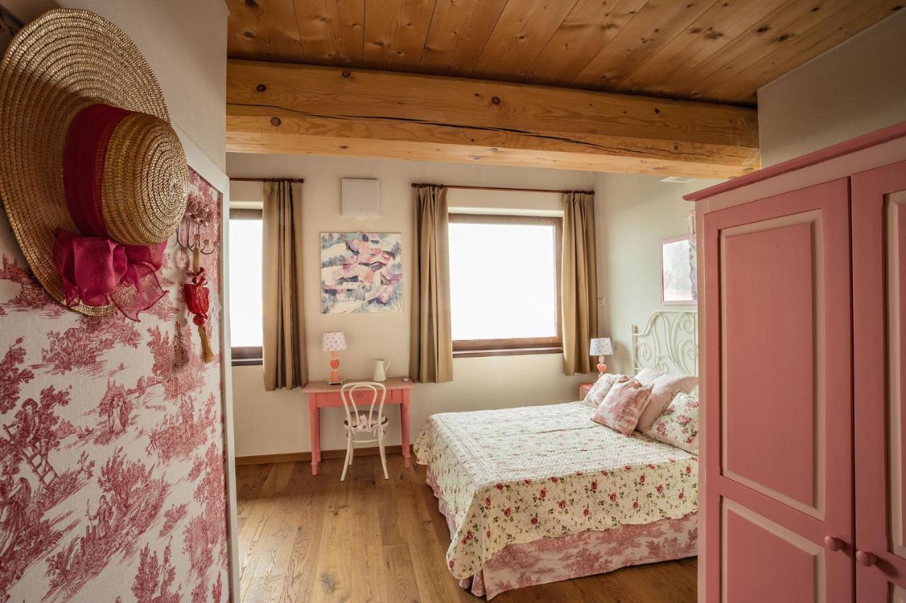 Agriturismo San Genesio Rovagnate Eksteriør billede