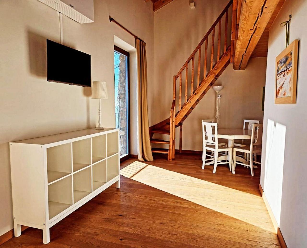 Agriturismo San Genesio Rovagnate Eksteriør billede