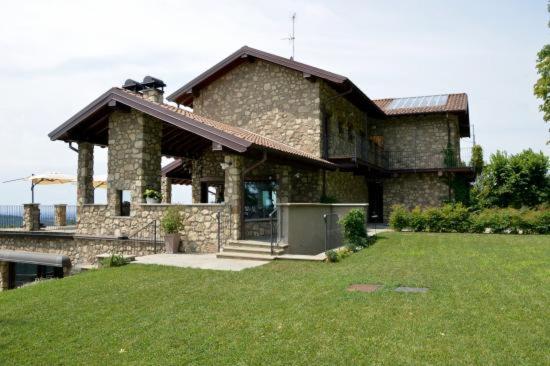 Agriturismo San Genesio Rovagnate Eksteriør billede